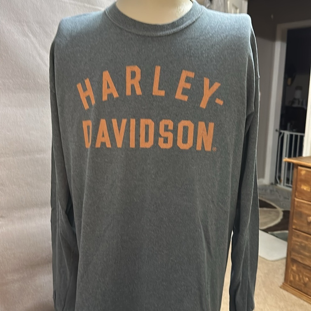 Men’s Harley Davidson, museum, long sleeve shirt, size large